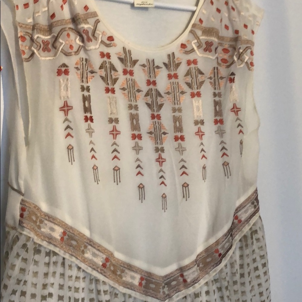 Dress - Picture 3 of 3